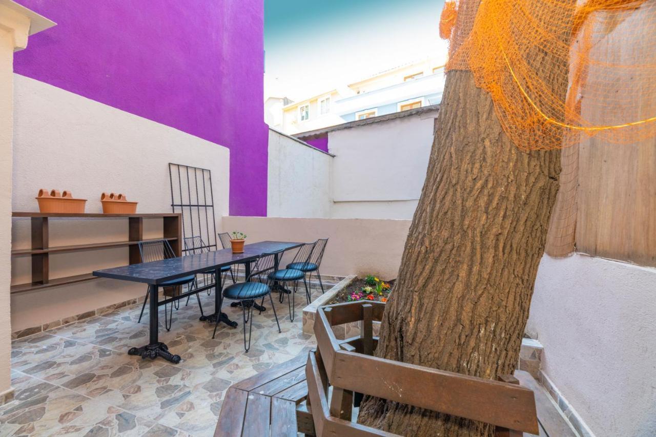 Taksim Wooden House Hostel Istanbul Exterior photo