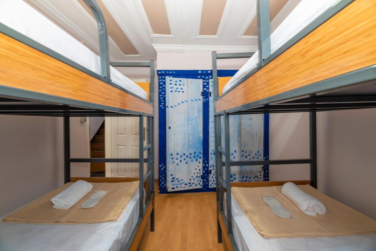 Taksim Wooden House Hostel Istanbul Exterior photo